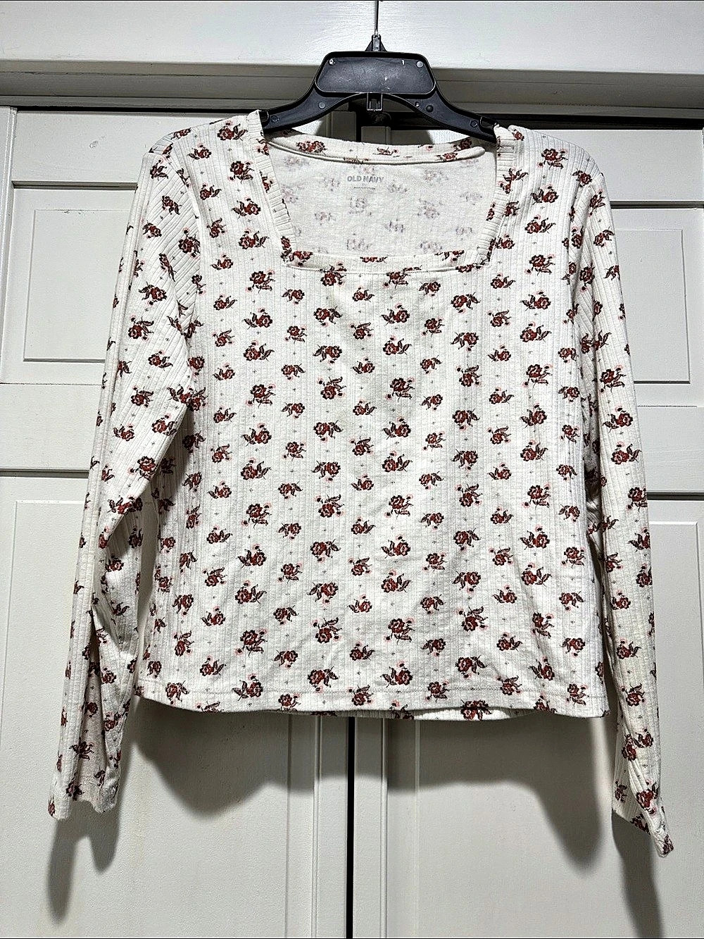 Old Navy Floral Long Sleeve Top in White & Red
